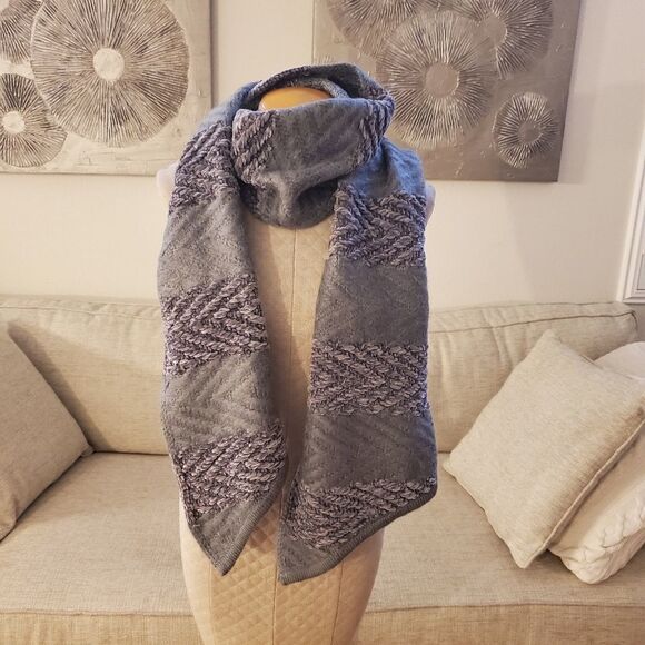 Rebecca Minkoff Blocked Yarn Muffler Scarf - Picture 5 of 13